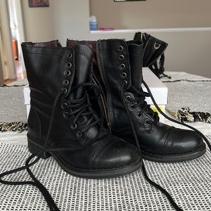 Black leather Steve Madden Tropa boots